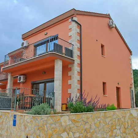 Apartment San Antonio Slatine